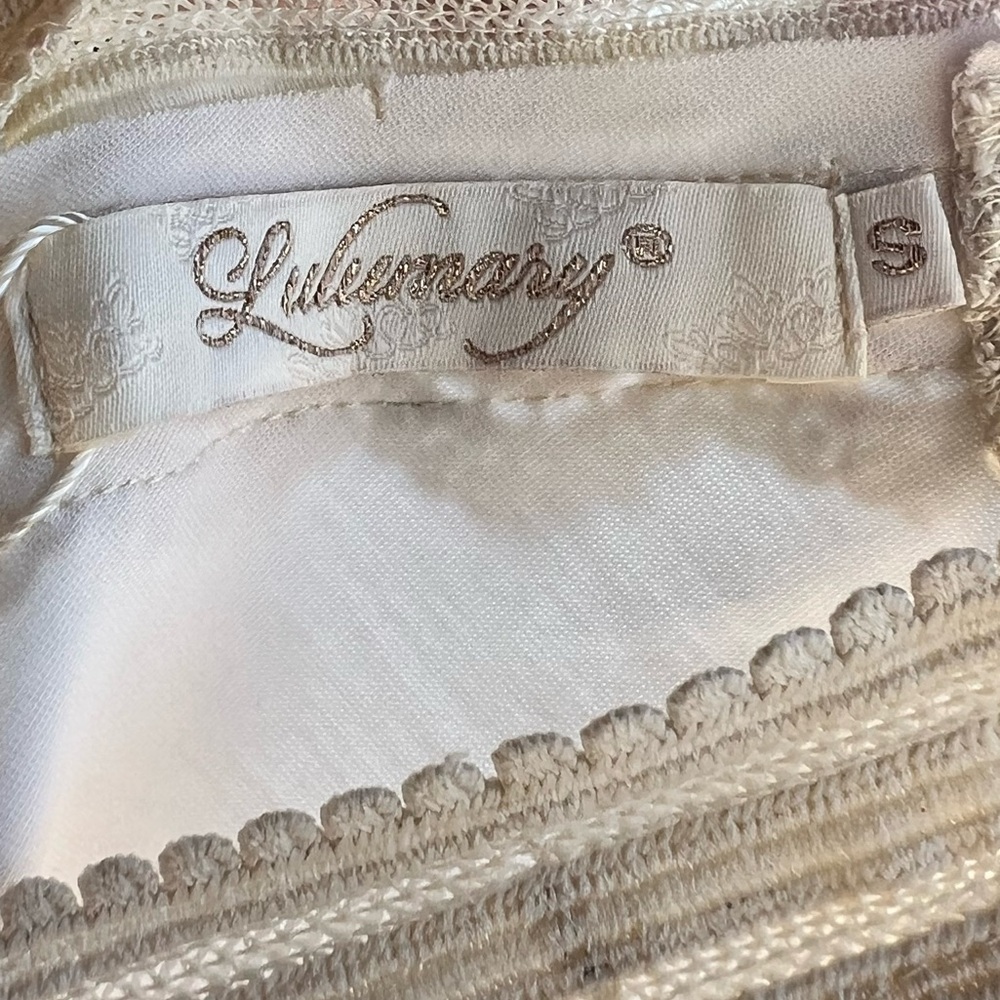 🆕🌾 Lulumary Lace Sleeve White V-Neck Blouse Top Size S Elegant Feminine Chic - Picture 8 of 10